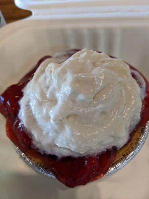 Strawberry cheesecake tart at Murray Hillbilly in Jacksonville