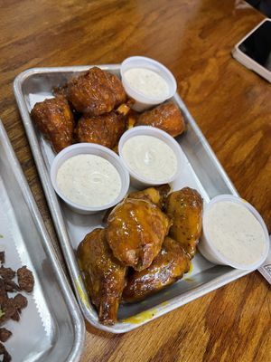 Wings  at Murray Hillbilly in Jacksonville