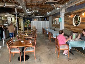 Inside at Murray Hillbilly in Jacksonville