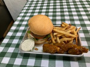 Burger, wings, fries at Murray Hillbilly in Jacksonville