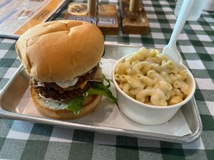 imagine, if you will, a burger, and then, for the sake of argument, there's mac N' cheeze next to it, okay, so now, you have the burger, and the mac N' cheeze next to each other at Murray Hillbilly in Jacksonville