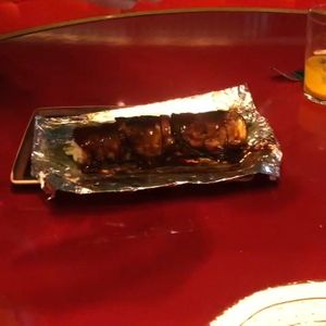 Makis flameado con berenjena at Wild Food in Granada