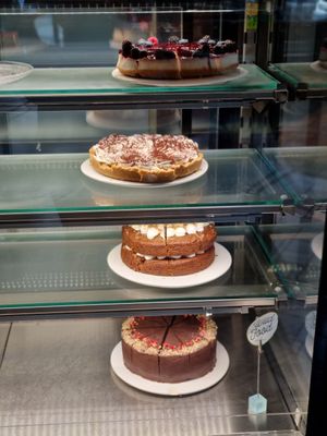 4 types of vegan cake at Wild Food in Granada