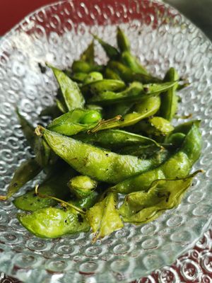 Edemame trufados at Wild Food in Granada