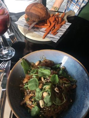 Pad Thai & Burger  at Wild Food in Granada