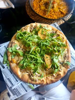 Pizza Tartufa. Riquísima y súper equilibrada en sabor y cantidad. Recomendable 100%. at Wild Food in Granada