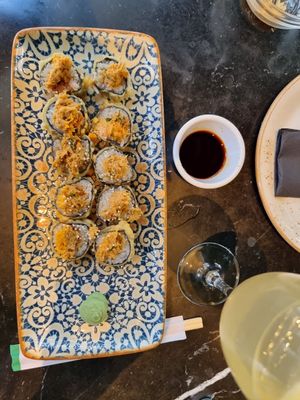 Wild uramaki 🤤 at Wild Food in Granada