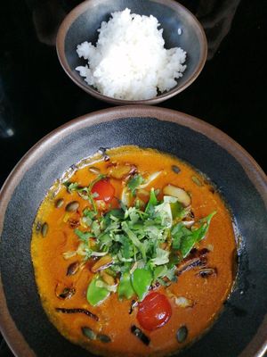 Curry rojo... Muy rico.. Picantito al punto ✨🙏✨ at Wild Food in Granada