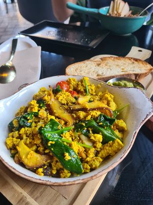 scrambled tofu at Wild Food in Granada