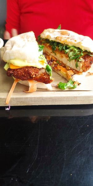 "chicken" burger at Wild Food in Granada