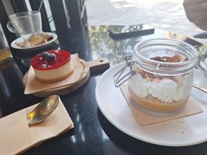 Left cheese cake, right hand side banoffee at Wild Food in Granada
