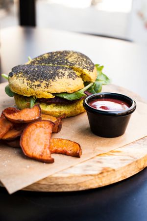 Wild Burguer with Sweet Potatoes at Wild Food in Granada