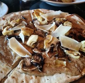 Tartufata Pizza at Wild Food in Granada