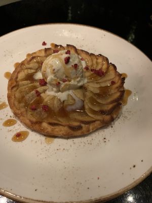 Tatín de Manzana !!! at Wild Food in Granada