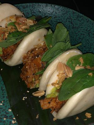 Pan bao. (La foto no está al nivel del plato, BUENISIMO, plato recomendable!!) at Wild Food in Granada