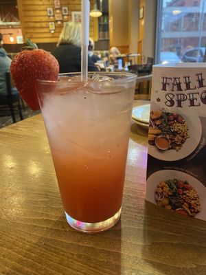 Strawberry dream mocktail  at Pizza Luce in Duluth