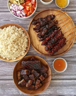 Inihaw na liempo, pork bbq, isaw, ensalada, sari-saring sawsawan, at maraming kanin. Sarap! 🤤

🌐https://tgcph.store/

#youwontbelieveitsnotmeat #wearefilipinoplantbased  at The Good Choices Ph in Metro Manila