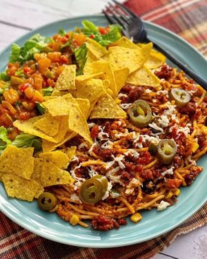 Mexican Spaghetti with TGC Longganisa crumbles, @verydeliph quick melt cheese, nachos, lettuce, and tomato & orange salsa.👌
🌐https://tgcph.store/ at The Good Choices Ph in Metro Manila