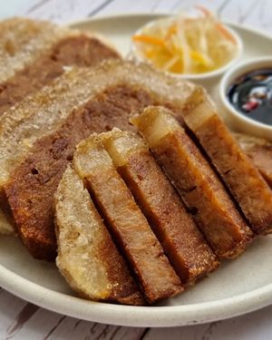 Friday, fried day. On the menu today – fried plant-based pork chops.💯

#youwontbelieveitsnotmeat
#wearefilipinoplantbased
#filipinoveganmovement at The Good Choices Ph in Metro Manila