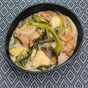 Staying in means more time to cook for the family. Used fresh sampalok and kalamansi for this Sinigang recipe.
#youwontbelieveitsnotmeat #wearefilipinoplantbased #filipinoveganmove at The Good Choices Ph in Metro Manila
