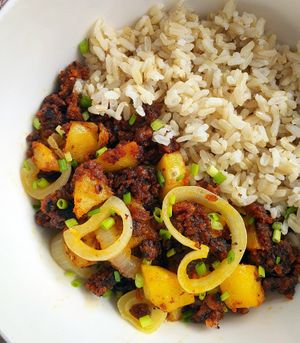 The Good Choices Longganisa cooked corned beef style with lots of potatoes and onions is ❤️
#youwontbelieveitsnotmeat #wearefilipinoplantbased #wearefilipinoplantbased
 at The Good Choices Ph in Metro Manila