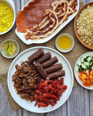 Plant-based food never tasted this good!💯
Filipino breakfast classics made plant-based and vegan: tapa, tocino, longganisa, bacon, ham, and tofu scramble.
Yes, it's possible.❤ at The Good Choices Ph in Metro Manila