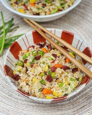 "If you love eating fried rice as much as we do, here's an easy Yang Chow fried rice recipe using The Good Choices Tocino and Tofu Scramble!
#youwontbelieveitsnotmeat 
 at The Good Choices Ph in Metro Manila