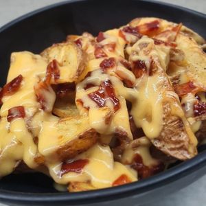 Turn on the TV, put your feet up, and eat some bacon n' cheese fries.✌ 
🧀 sauce recipe from @simpleveganblog
#youwontbelieveitsnotmeat #wearefilipinoplantbased  at The Good Choices Ph in Metro Manila