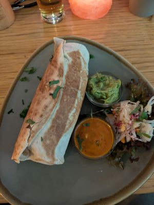 Big and tasty vegan burrito - 4/5  at W Der Imbiss - Nollendorfplatz in Berlin