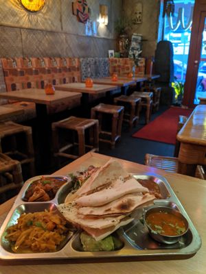 vegan plate with different tiny dishes at W Der Imbiss - Nollendorfplatz in Berlin