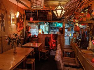 inside at W Der Imbiss - Nollendorfplatz in Berlin