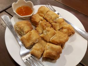 Spring rolls at NumNgern in Khao Sok