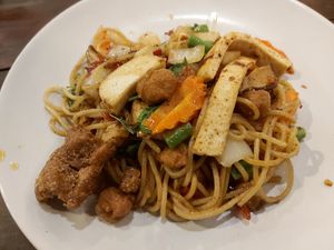 Sphagetti with vegetables and tofu (spicy) at NumNgern in Khao Sok