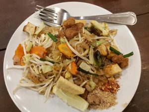 Vegan pad thai at NumNgern in Khao Sok