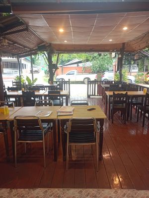  at NumNgern in Khao Sok