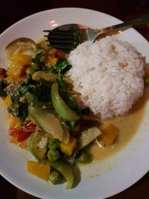 Green curry at NumNgern in Khao Sok