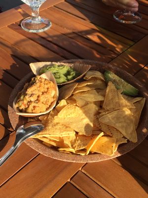 Starter: Nachos with guacamole and soy-dip at Shamar Bar Restaurante in Fuengirola