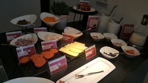 das Buffet - eine komplette Ecke vegan at Arcotel Rubin in Hamburg