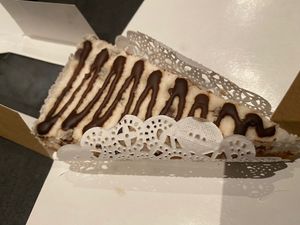Chocolate chip coconut cheesecake  at Robuust Foodies & Goodies in Den Helder