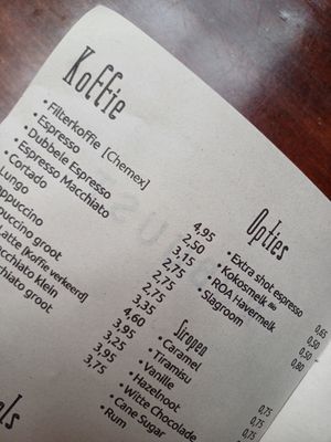 Coffees, option oat or coconut milk. at Robuust Foodies & Goodies in Den Helder