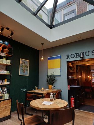 Cosy interior at Robuust Foodies & Goodies in Den Helder
