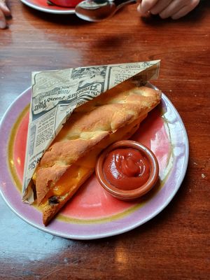 Dikke vette tosti met vegan kaas at Robuust Foodies & Goodies in Den Helder