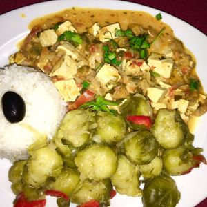mango tofu curry at Os Tibetanos in Lisbon
