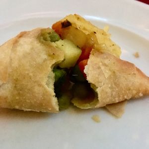 samosas at Os Tibetanos in Lisbon