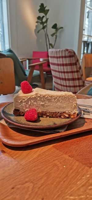 Raw cheescake at TICH Healthy Living in Brussels