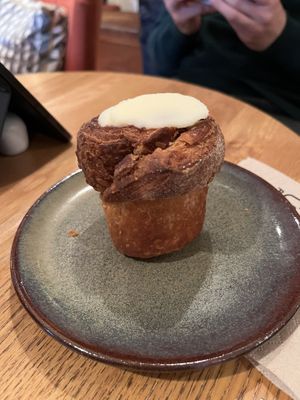 cinnamon roll #Veganuary at TICH Healthy Living in Brussels