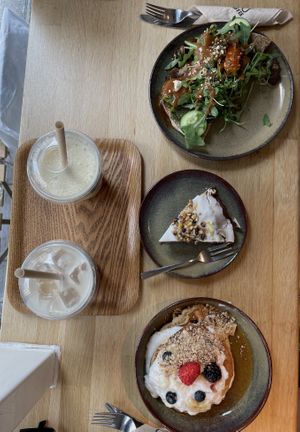 Fruity pancakes, Italian toast    at TICH Healthy Living in Brussels