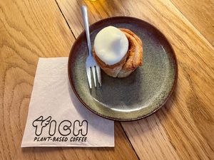 Cinnamon roll at TICH Healthy Living in Brussels