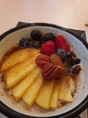 Hot Porridge at TICH Healthy Living in Brussels