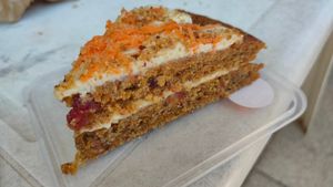 Carott cake (vegan) at Grand Ours in Poitiers